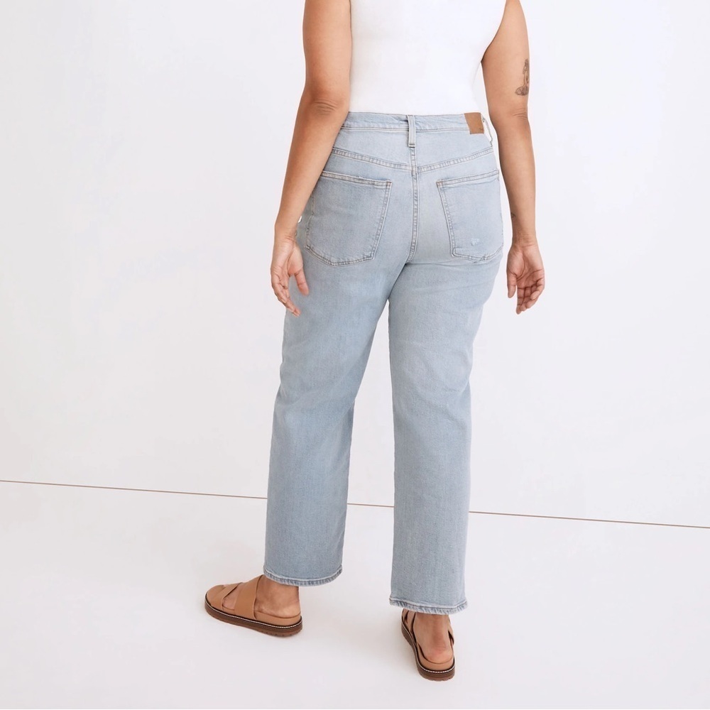 Madewell The Perfect Vintage Straight Jean in Danby Wash: Knee-Rip Edition 31 - Picture 3 of 16